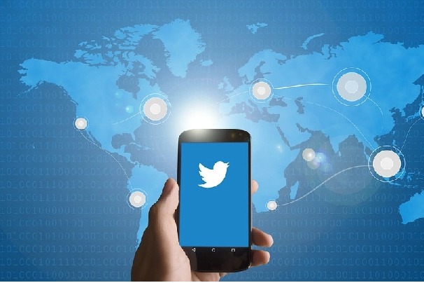 Twitter Blue users now get 'prioritised rankings in conversations'