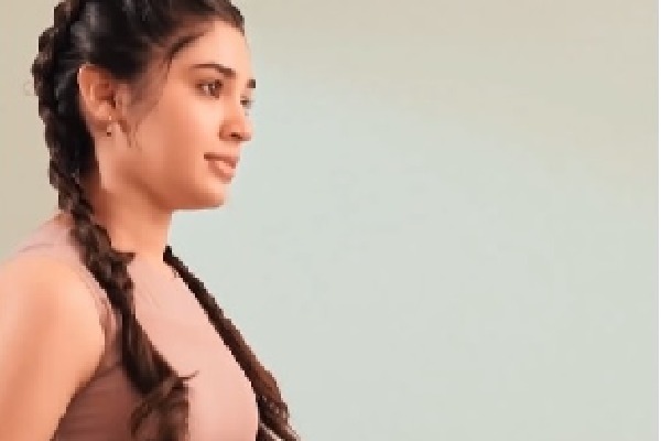 Popular celebs Krithi Shetty, Megha Akash, Amrita Aiyer & others join #OZiva90DaysFitnessChallenge