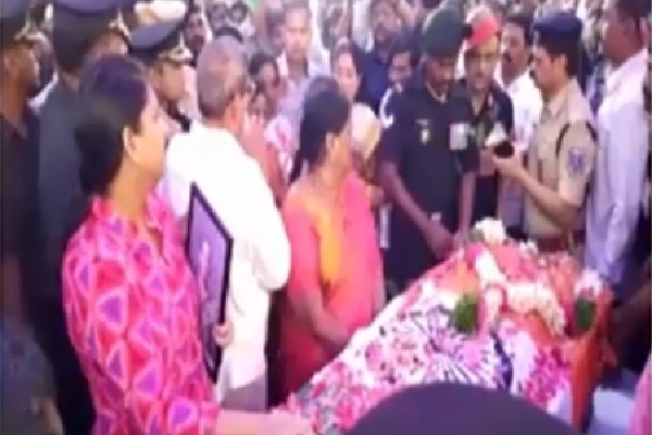 Chopper pilot, Lt Col Reddy cremated with military honours in Telangana
