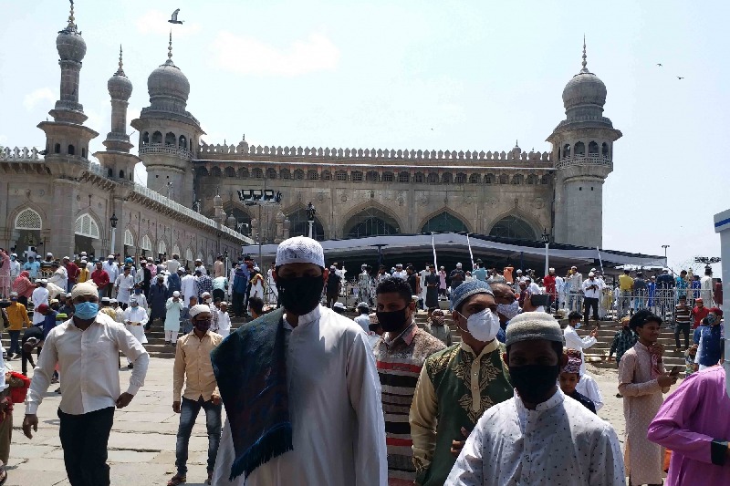 CMs of Telugu states greet Muslims on beginning of Ramzan