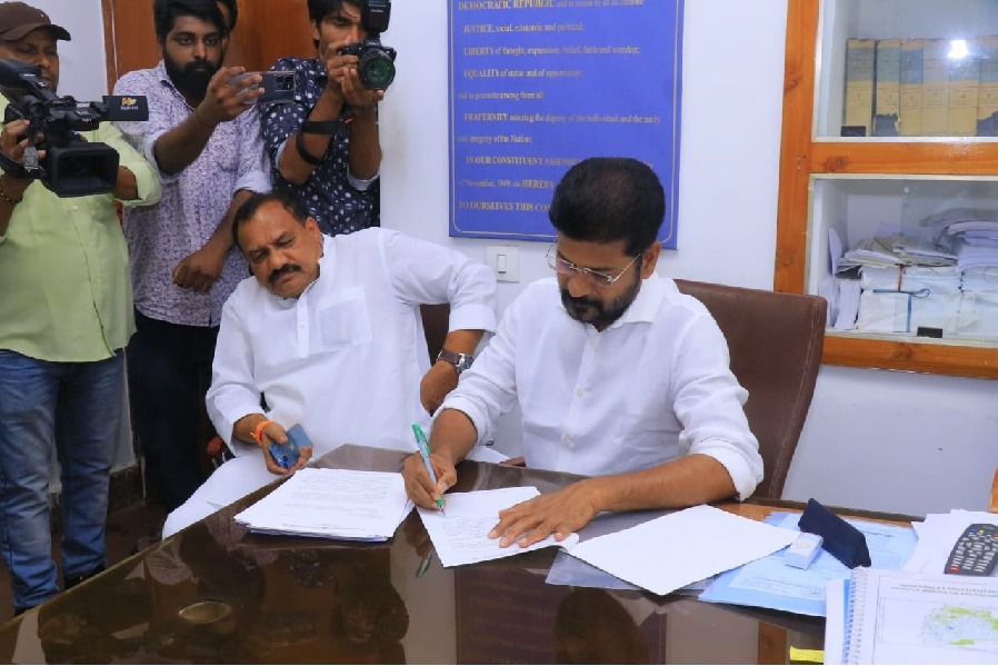 TSPSC paper leak: Telangana Congress chief complains to ED