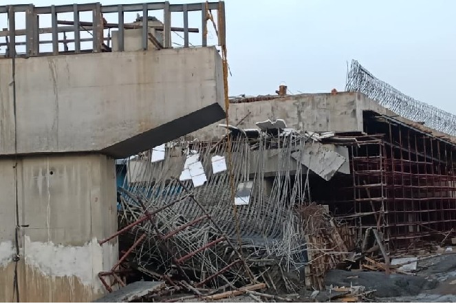 8 injured as part of slab of under-construction flyover collapses in Hyderabad