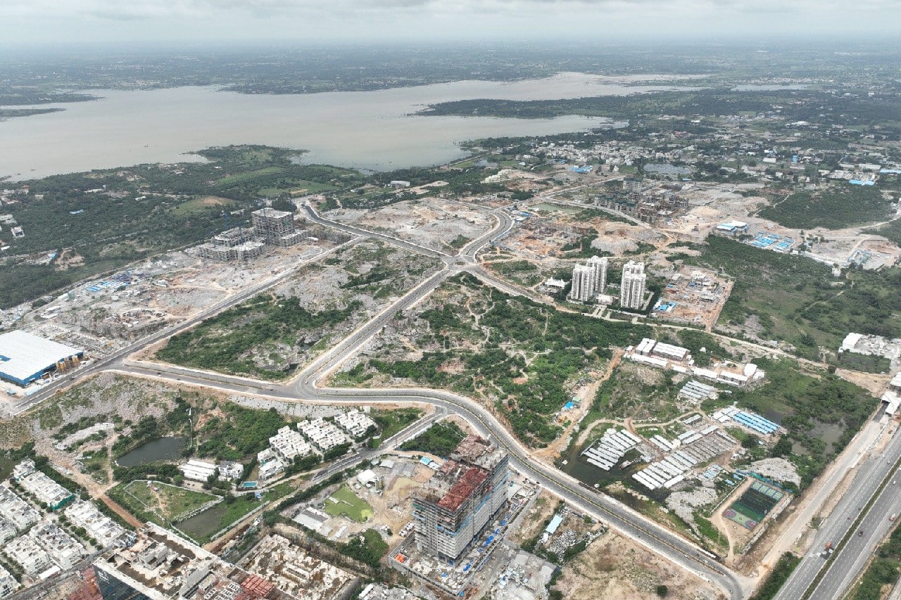 Windfall for Telangana as an acre fetches Rs 100 crore in Hyderabad