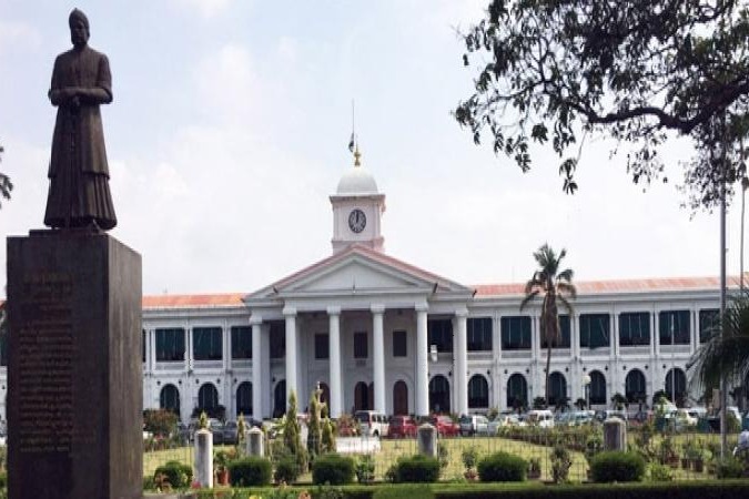 Scissors in stomach: Woman begins protest before Kerala Secretariat as Rahul Gandhi writes to CM