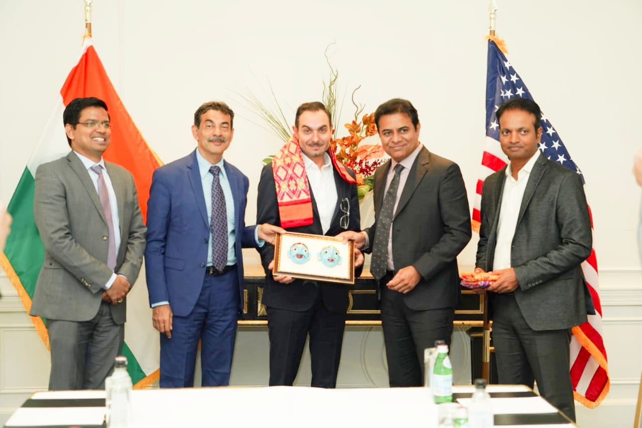 Temple, mosque, church at T'gana Secretariat best example of communal harmony: KCR