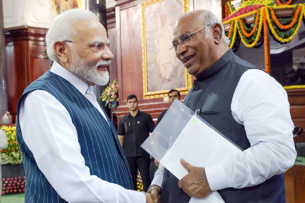 Parliament passes Women's Reservation Bill after RS' unanimous nod