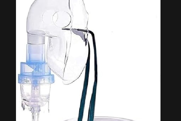 Doctor passengers help baby suffering from severe breathing crisis on flight