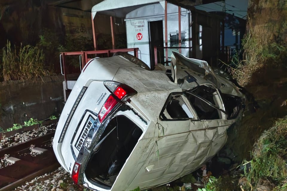 RPI activist, two kin killed as SUV plunges from bridge on moving train in Maharashtra