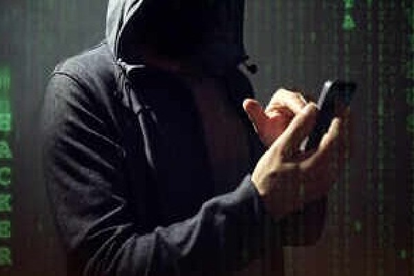 Karnataka man clicks link on phone, gets blackmailed over morphed video