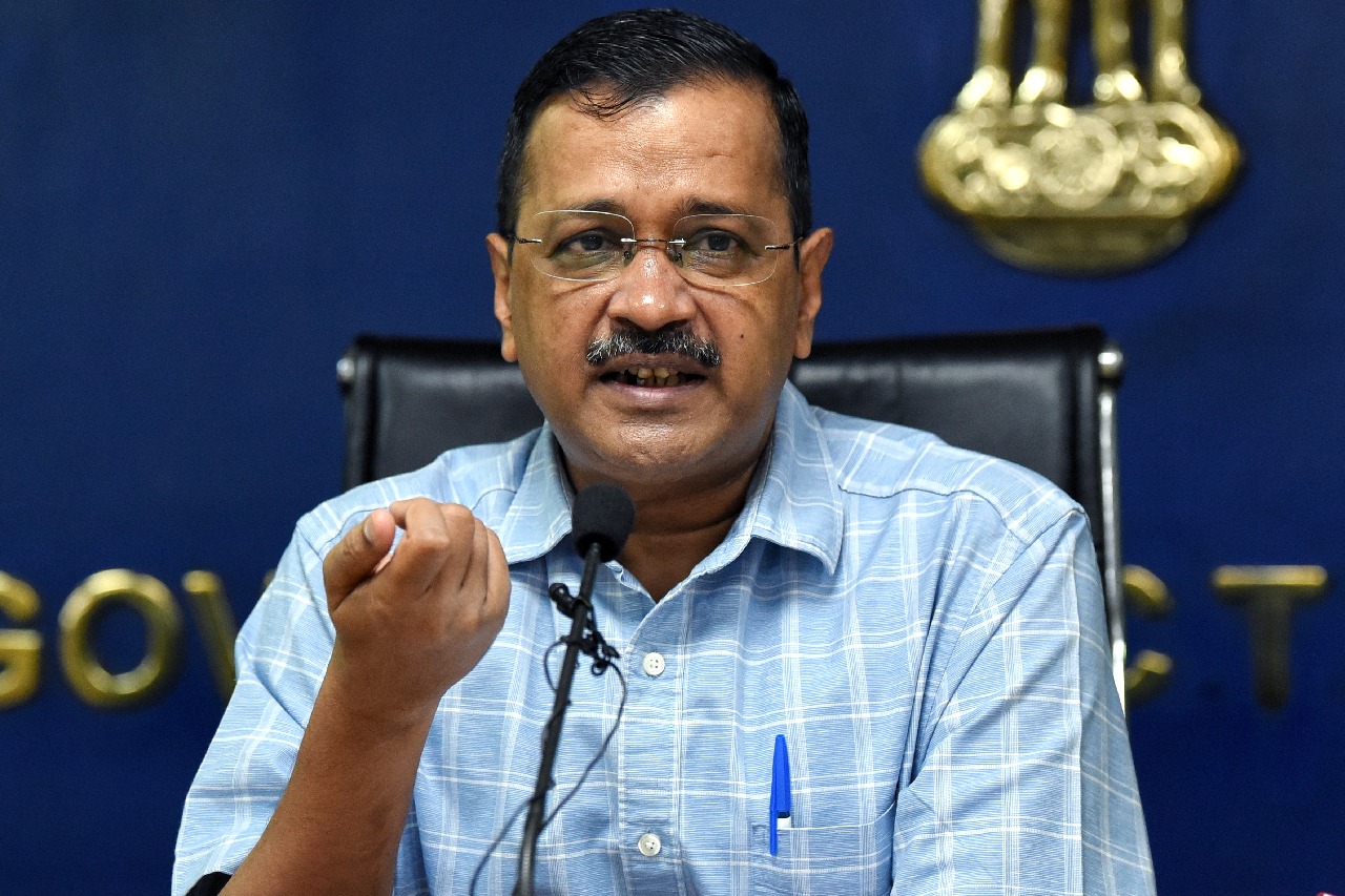Vigilance Dept issues show-cause notice to Kejriwal's personal secretary
