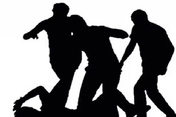 UP waiter beaten to death as tray carrying used plates touches guests