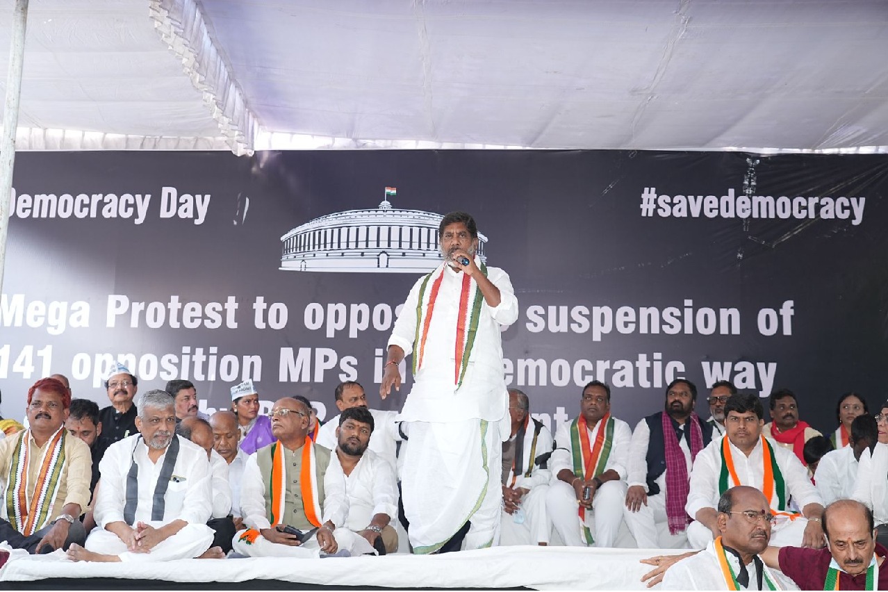 T'gana Deputy CM leads protest against suspension of Oppn MPs