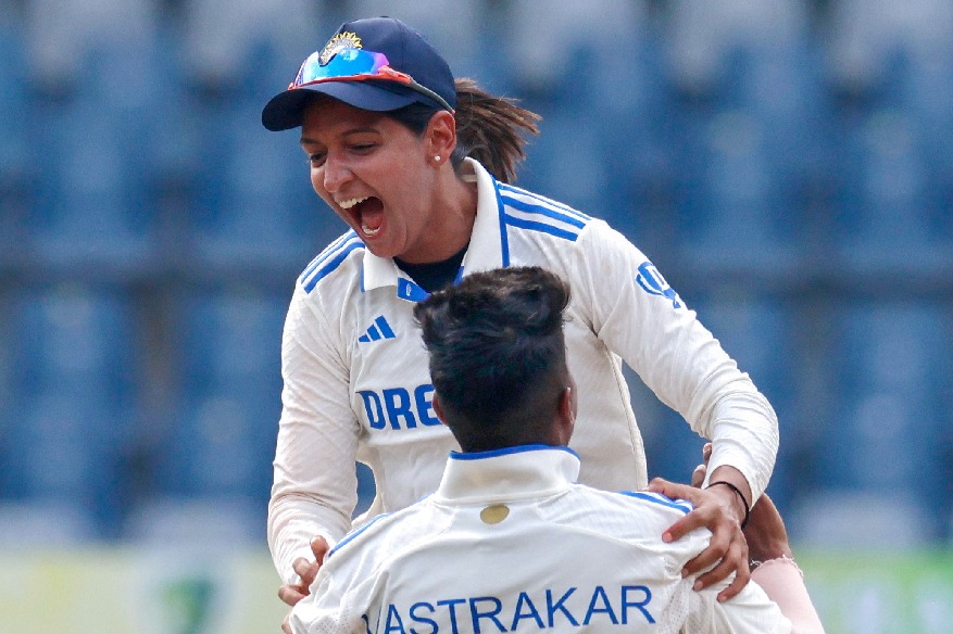 IND W v AUS W: Harmanpreet's twin strikes help India reduce Australia to 233/5