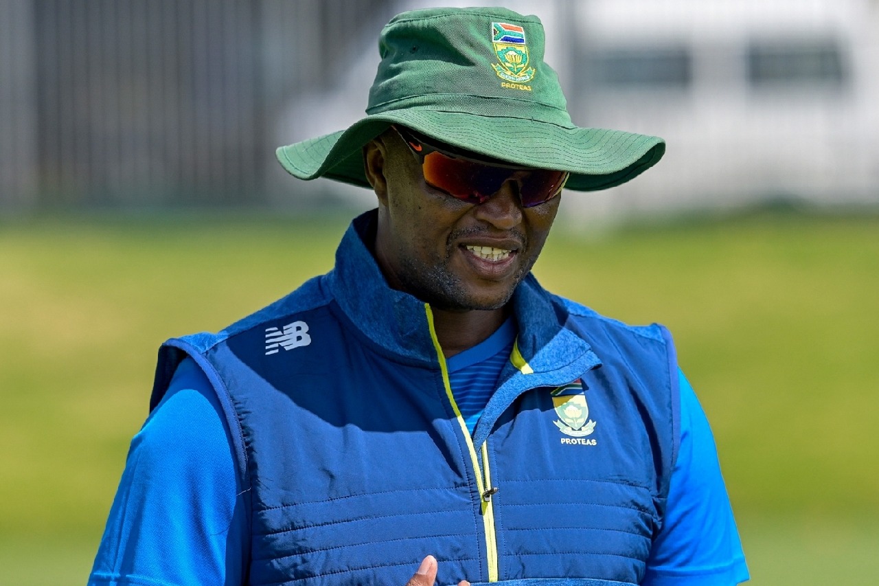 CSA extends Hilton Moreeng contract as women's Head coach till T20 World Cup