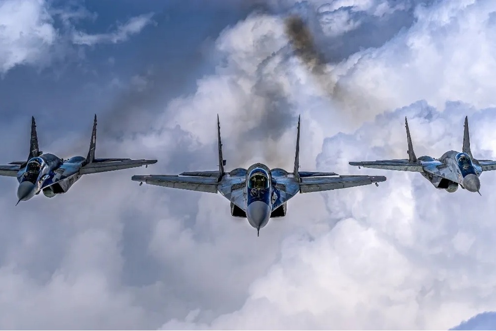 Rafel, Sukhoi, Jaguar, Tejas in flypast, women officers to lead
 marching contingent