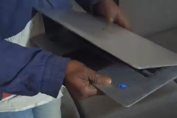 Man orders over Rs 1 lakh laptop from Flipkart, receives 'old
 discarded' one