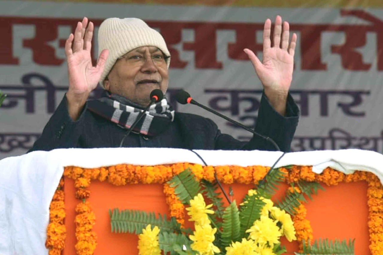 Nitish calls meeting of JD(U) legislators on Saturday