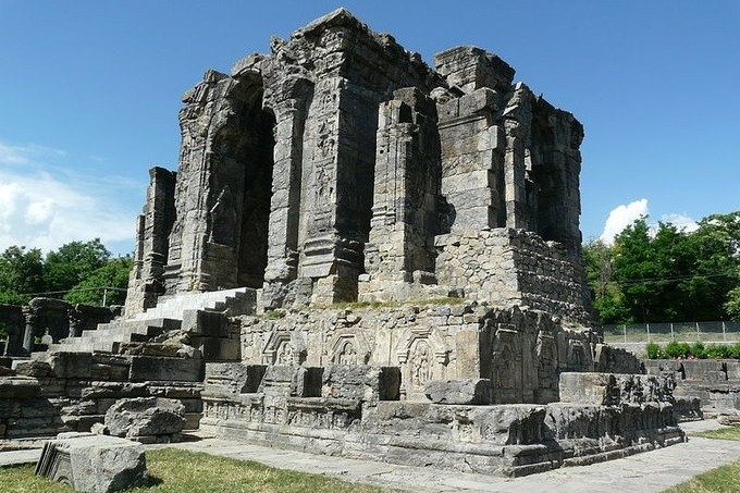 Hindu group performed ‘Parikrama’ at ASI protected 8th century temple in Kashmir on Jan 22