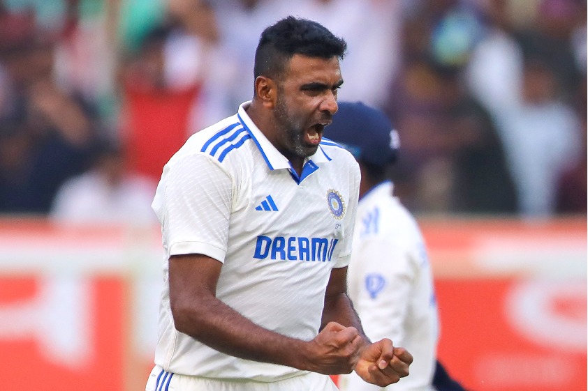 2nd Test: Ashwin takes three wickets as India reduce England to 194/6 in record chase of 399
