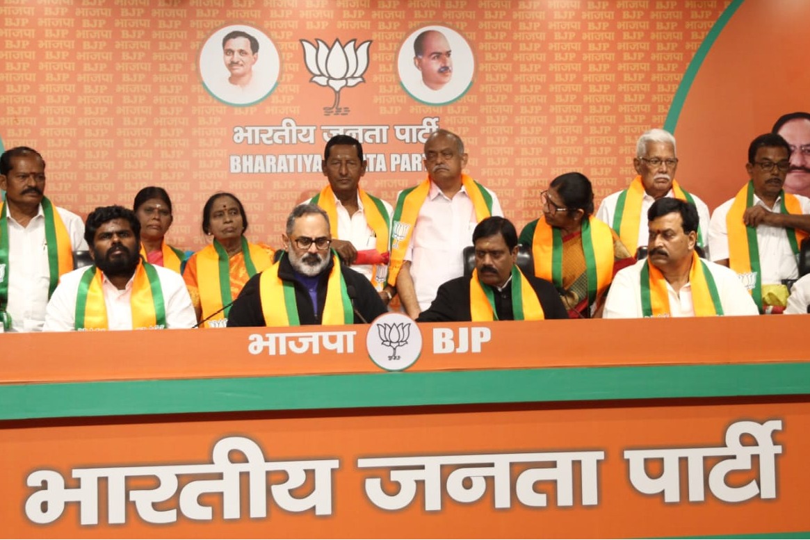 15 former MLAs, 1 ex-MP from Tamil Nadu join BJP