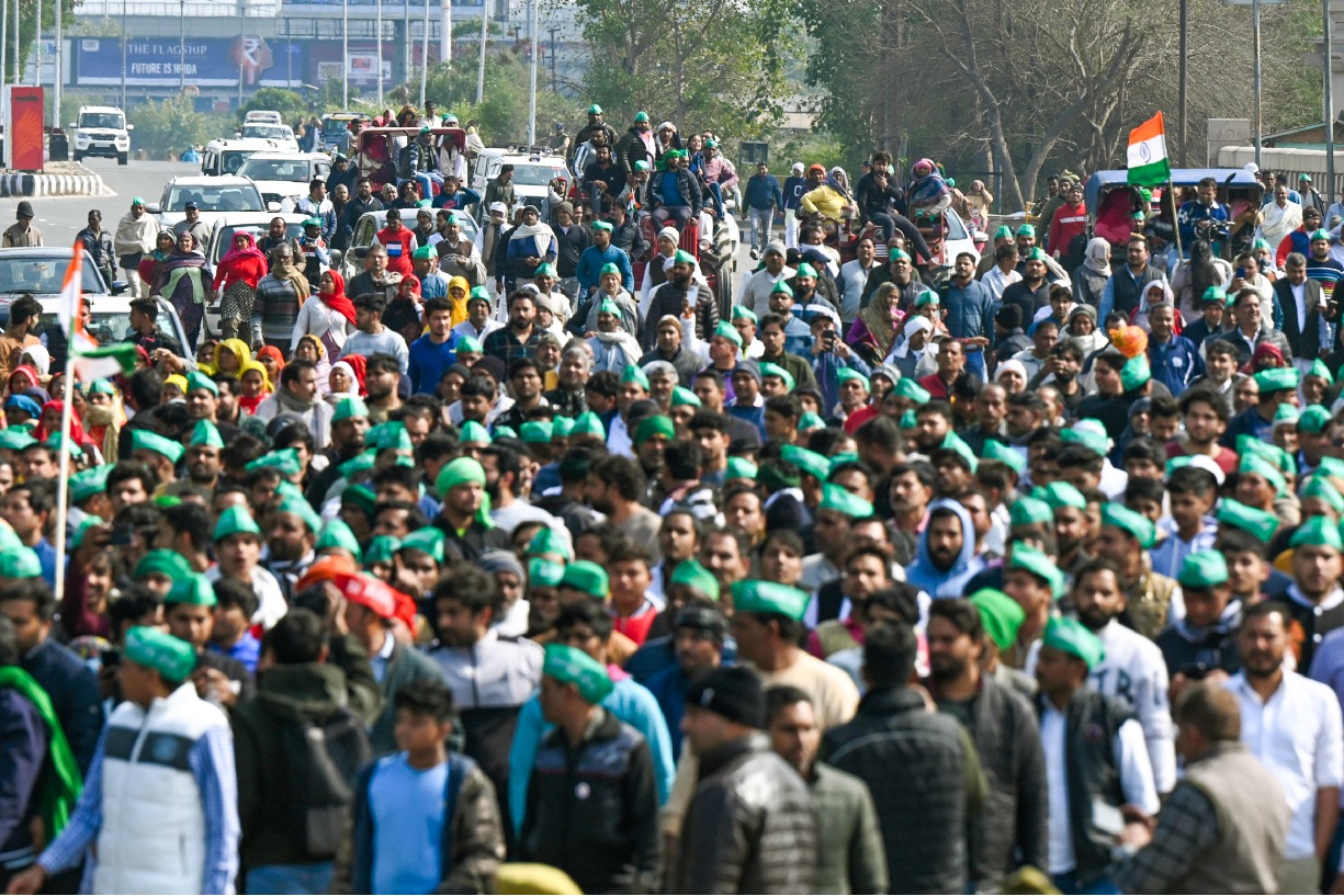 Urging Modi to clarify why govt not ready for talks, say farmer leaders