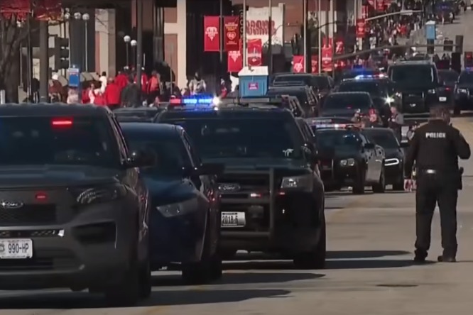 1 dead, dozen injured at US Super Bowl victory parade shooting