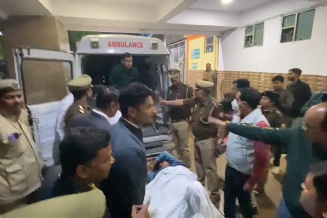 Lucknow: Anti-demo vehicle in CM Yogi's convoy meets with accident; 11 injured