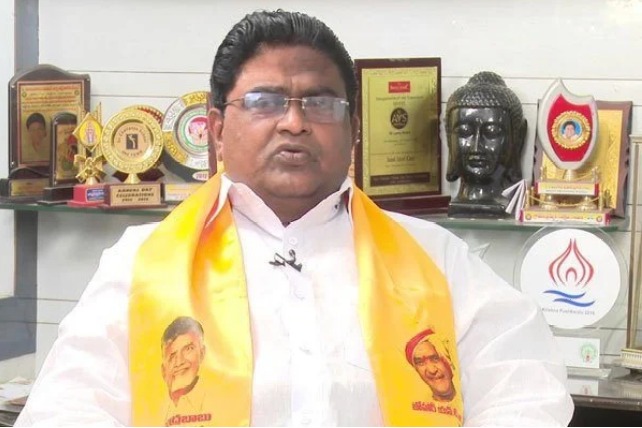 Jaleel Khan meets Lokesh; announces continuation in TDP