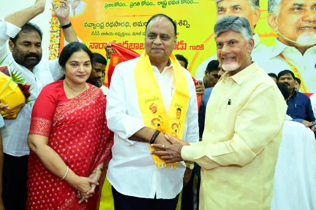 Vemireddy Prabhakar Reddy and Family Members Join TDP in Presence of Chandrababu