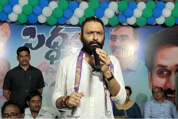 Janasainiks Must Protect Pawan Kalyan: Kodali Nani