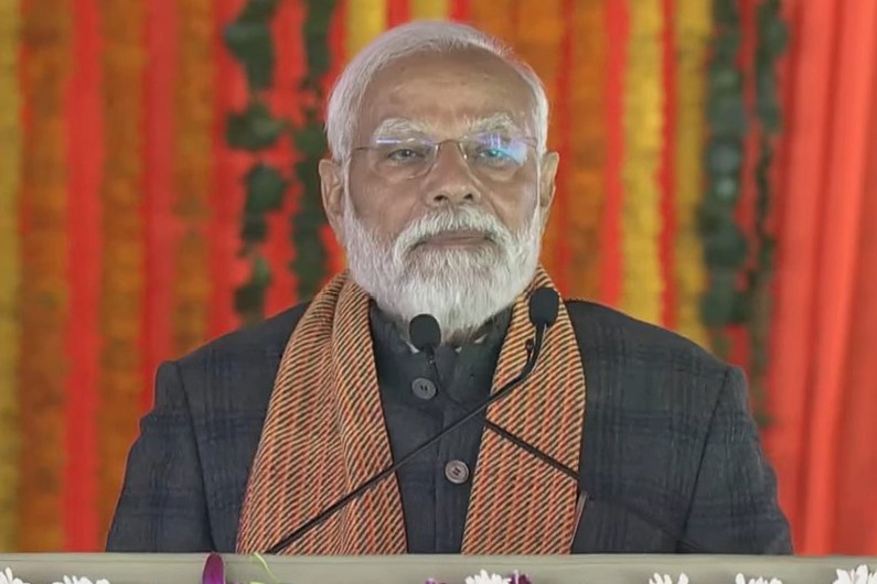 Congress and its allies misled people on Article 370: PM Modi