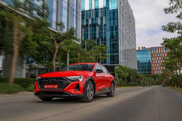 దేశవ్యాప్తంగా యువ భారతీయ కొనుగోలుదారులు ఆడి లగ్జరీ కార్లను ఎంచుకుంటున్నారు