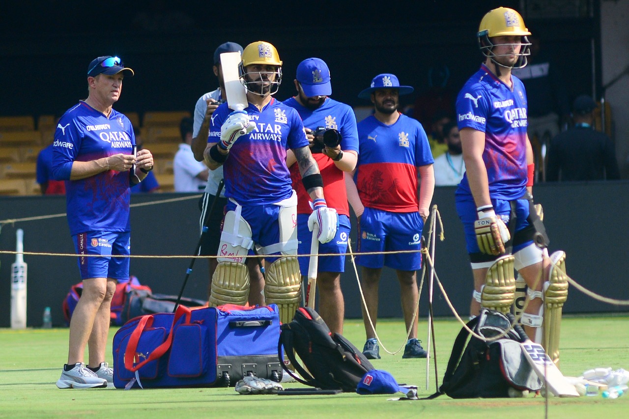 IPL 2024: Which RCB bowler was first to take consecutive 5-wicket hauls in T20s? Question stumps the squad