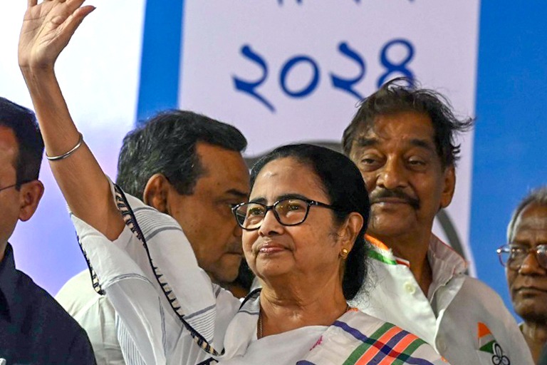 BJP moves ECI flagging distribution of copies carrying Mamata's pic in state-run schools