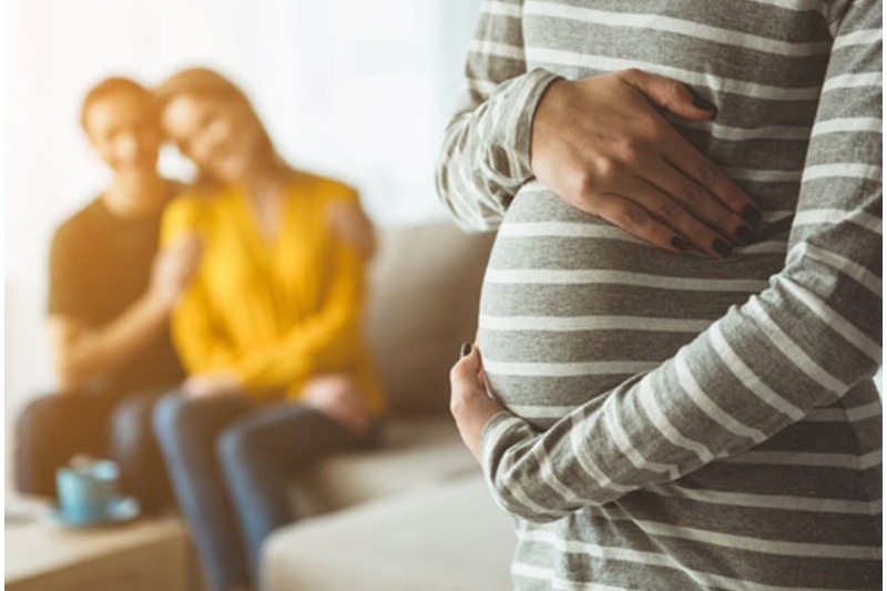 SC issues notice to Centre on plea challenging exclusion of married couples from having second child through surrogacy