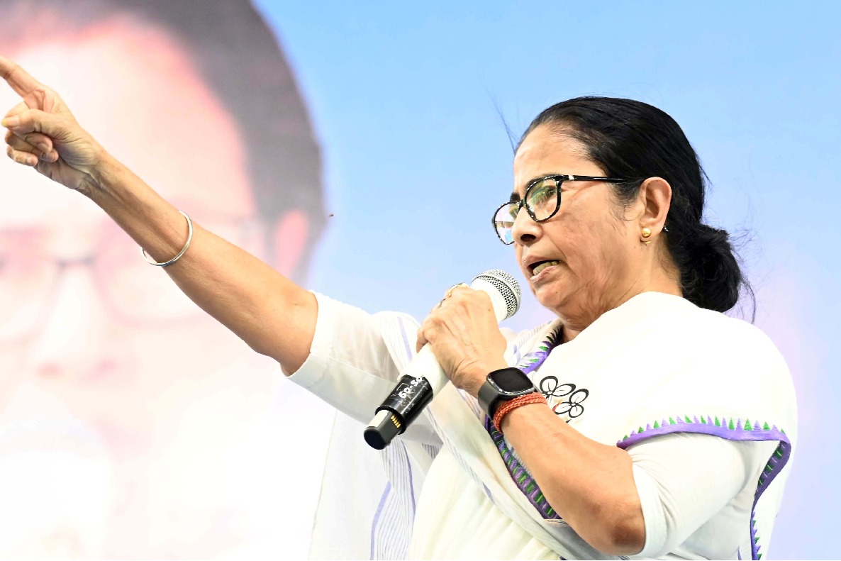 Calcutta HC admits plea seeking action against Mamata Banerjee for 'anti-judiciary' remarks