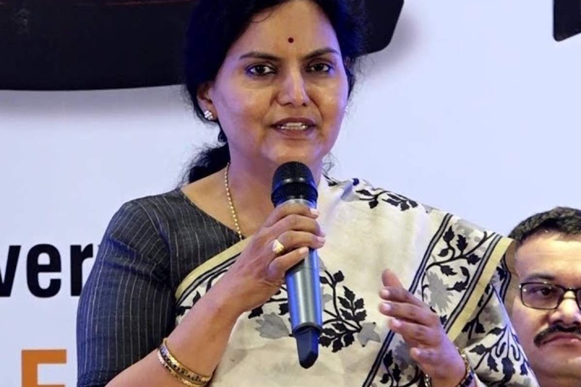 Fraudsters using Telangana Chief Secretary’s DP to make fake calls