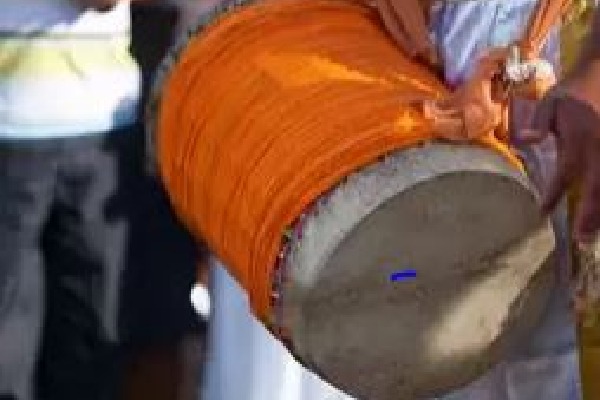 Kanpur man celebrates daughter's homecoming after divorce