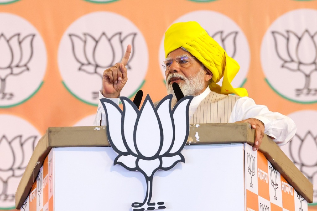 Those who looted the country will have to pay back: PM Modi