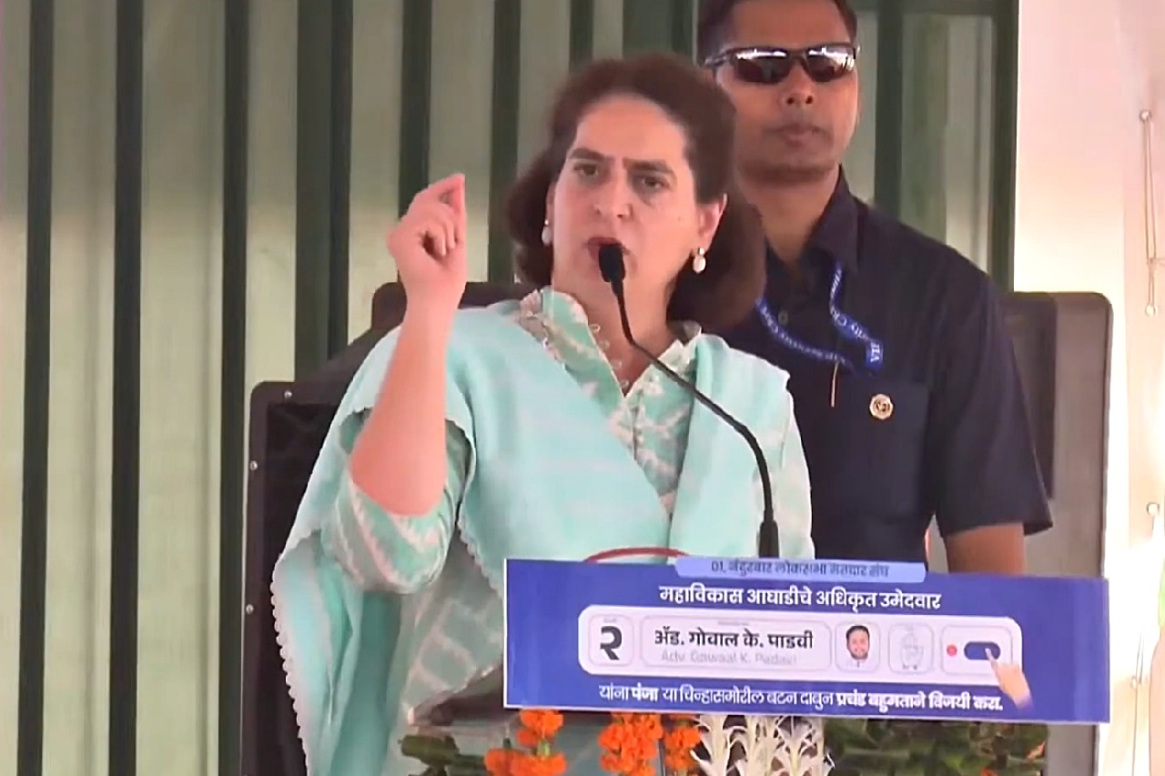 'PM cries like a child on his problems rather than wiping tears of people', Priyanka says at Maha rally