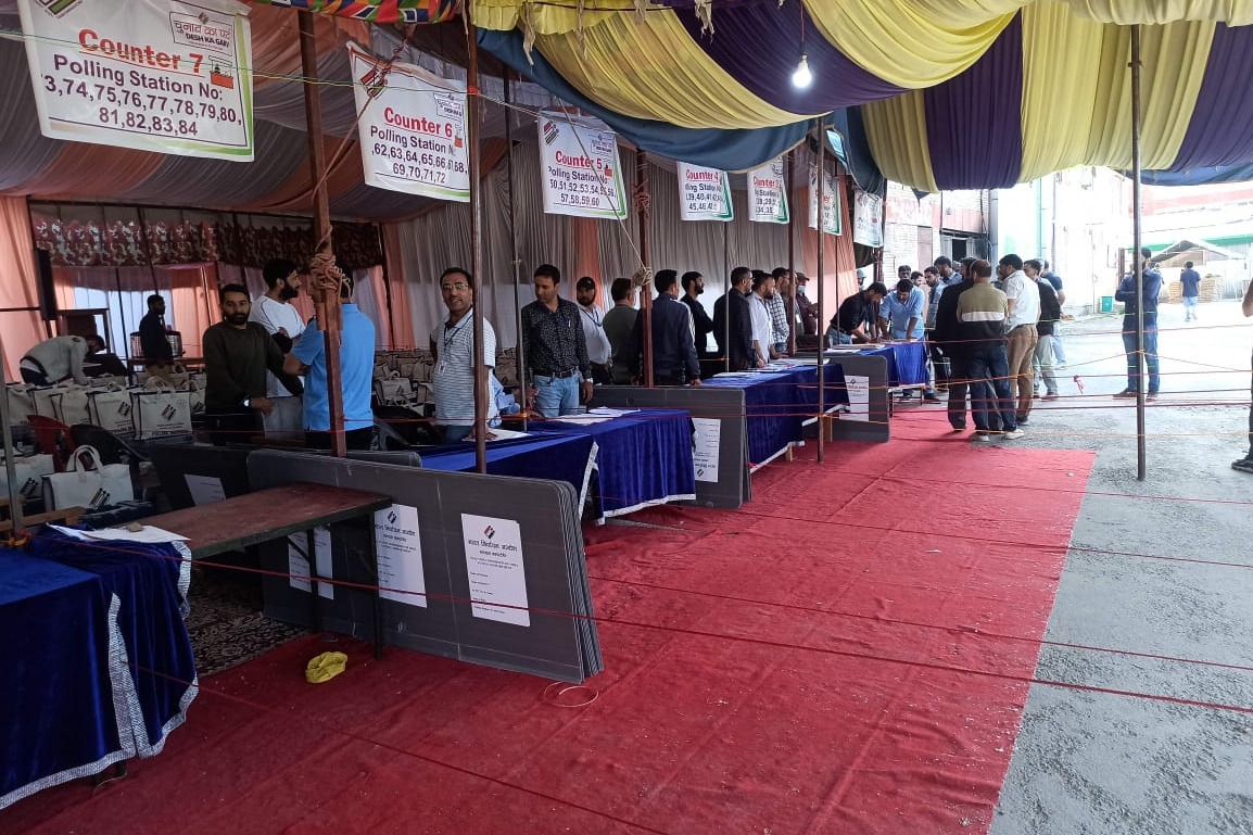 Voting begins in fifth phase of Lok Sabha polls, several bigwigs in fray
