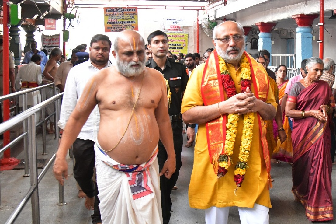 Hon’ble Governor of Telangana, and Hon’ble Lt. Governor of Puducherry visited Chilkuru Balaji Temple