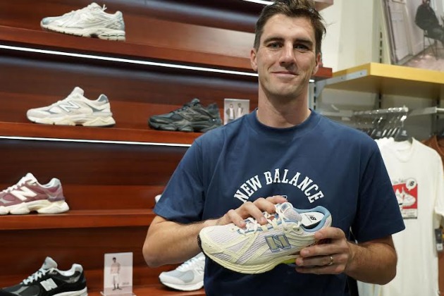 పాట్ కమిన్స్ కు ఇష్టమైన స్పోర్ట్స్ బ్రాండ్ న్యూ బ్యాలెన్స్, హైదరాబాద్‌లోని శరత్ సిటీ క్యాపిటల్ మాల్‌లో