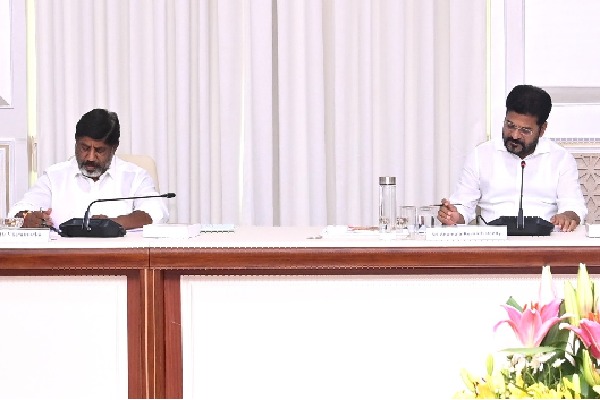 ఫొటోలు:- శుక్రవారం సచివాలయంలో ముఖ్యమంత్రి రేవంత్‌రెడ్డి అధ్యక్షతన రాష్ట్ర మంత్రివర్గ సమావేశం జరిగింది