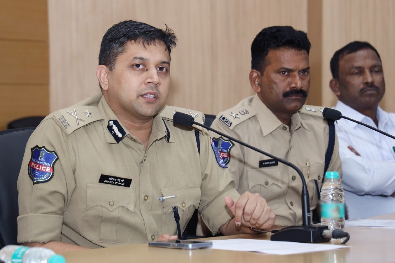 Prohibitory orders on Hyderabad outskirts after attempt to encroach
 government land