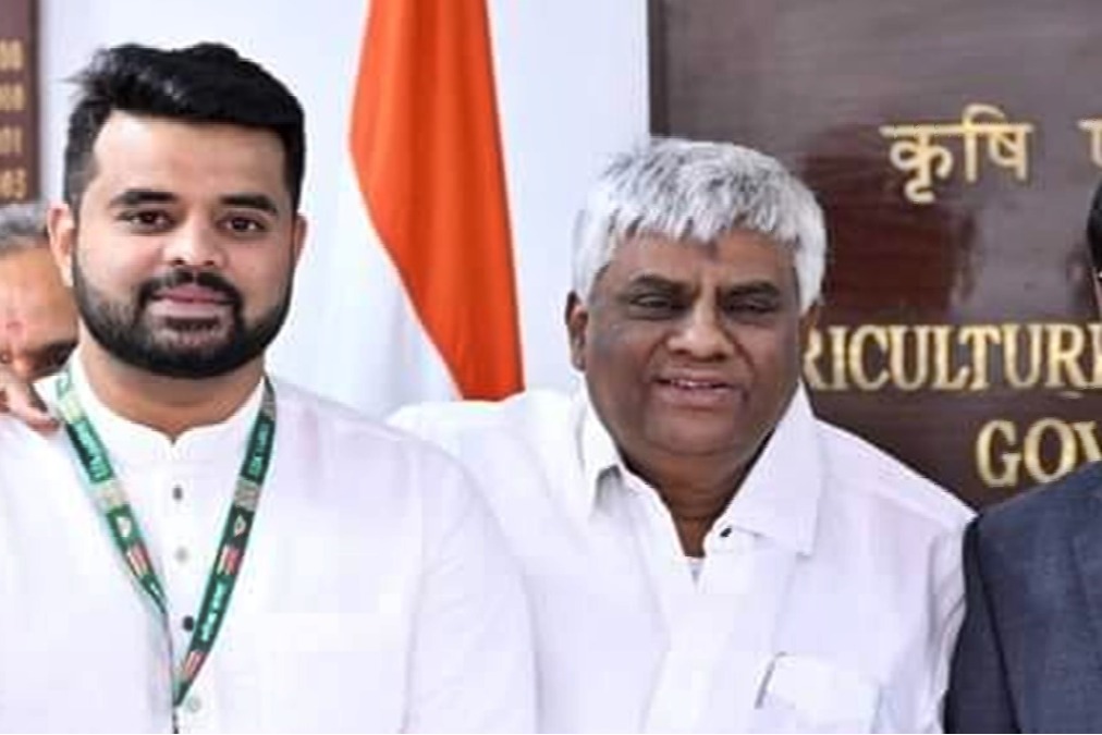 S*x video scandal: HD Revanna meets son and prime accused Prajwal in prison