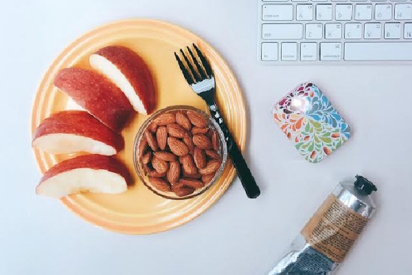 ఫ్లూ సీజన్‌ను అధిగమించడానికి అత్యున్నతమైన 8 రోగనిరోధక శక్తిని పెంచే ఆహారాలు