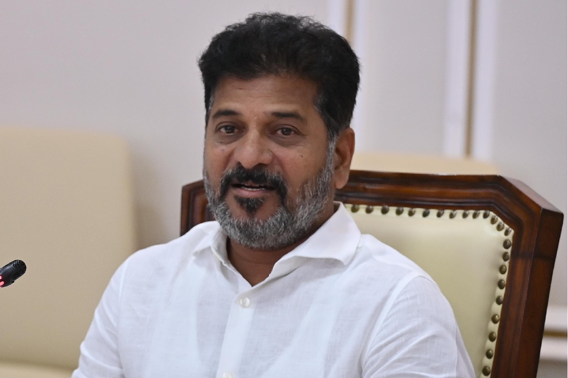 ఫొటోలు:- సచివాలయంలో పంచాయతీ రాజ్ శాఖపై ముఖ్యమంత్రి రేవంత్ రెడ్డి సమీక్ష నిర్వహించారు