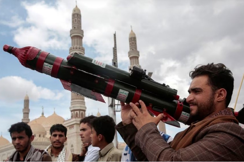 US military destroys Houthi missile, launcher in Yemen