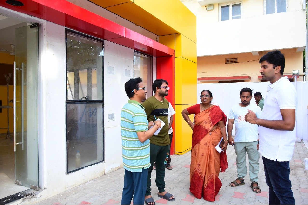 శరవేగంగా అన్న క్యాంటీన్ పనులు పూర్తి చేయండి: కమిషనర్ ధ్యానచంద్ర